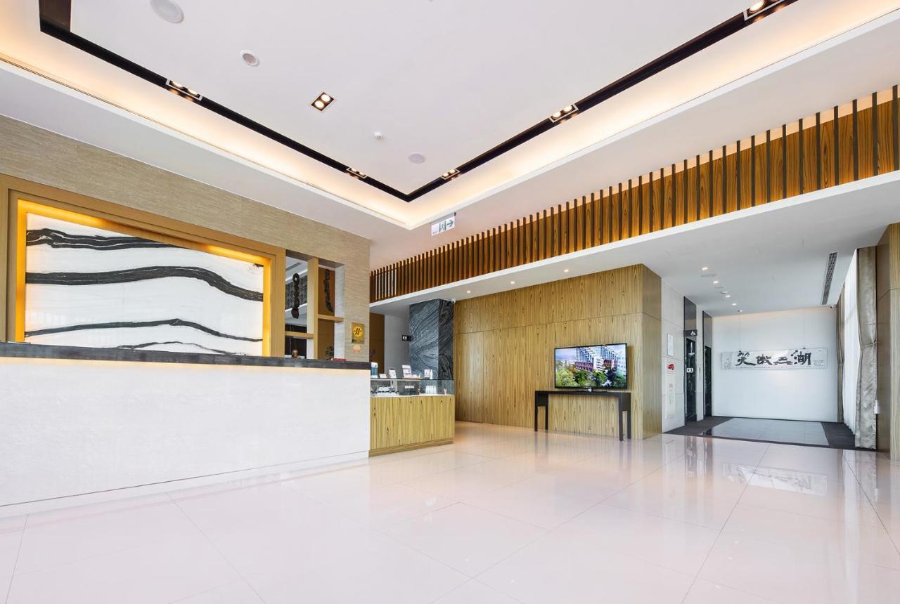 Naruwan Galaxy Place T'ai-tung Exterior foto